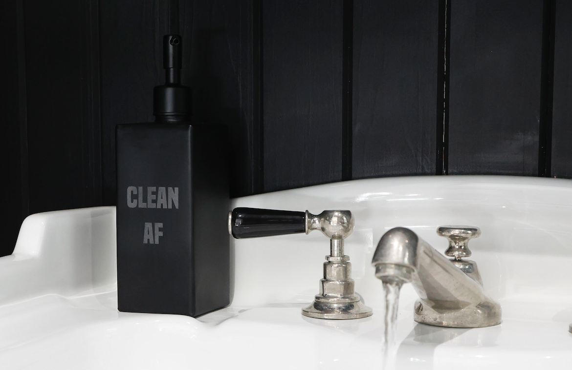 DELUXE SOAPS