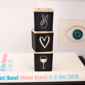 PEACE LOVE WINE CANDLE (GIFT SET)