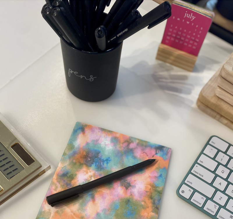 PEN CYLINDER VASE