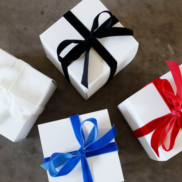 SNOWFLAKE MONOGRAM CANDLE